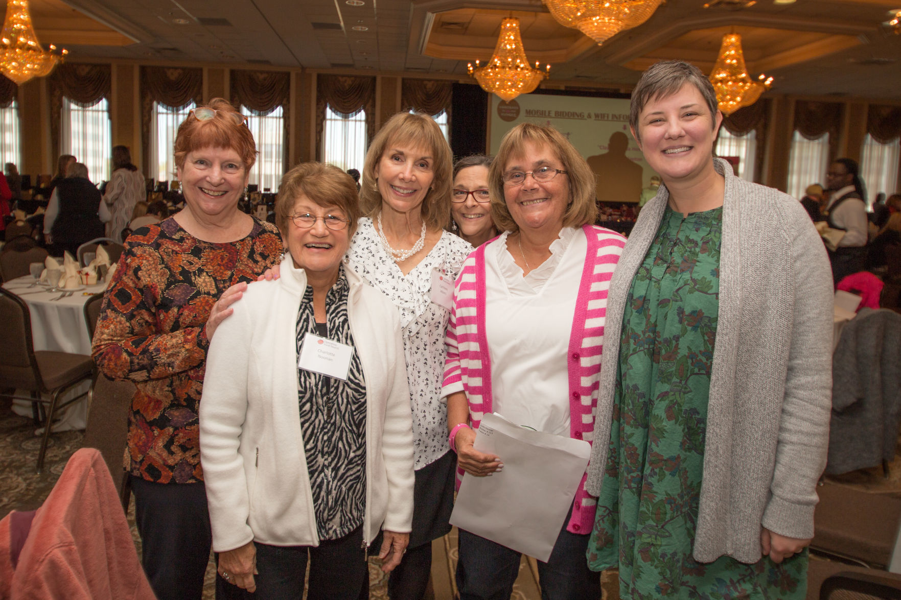 102018handbagstoendhunger12.jpg